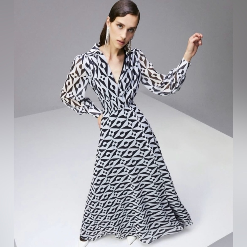 Elegant Black and White Geometric Pattern Dress